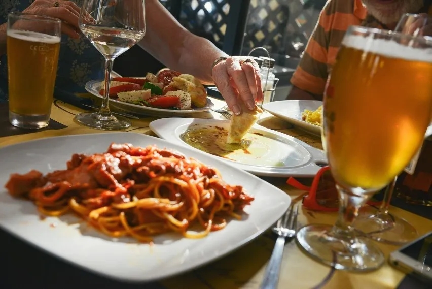 Gdzie dobrze zjeść w Radomiu? Odkryj najlepsze restauracje i smaki