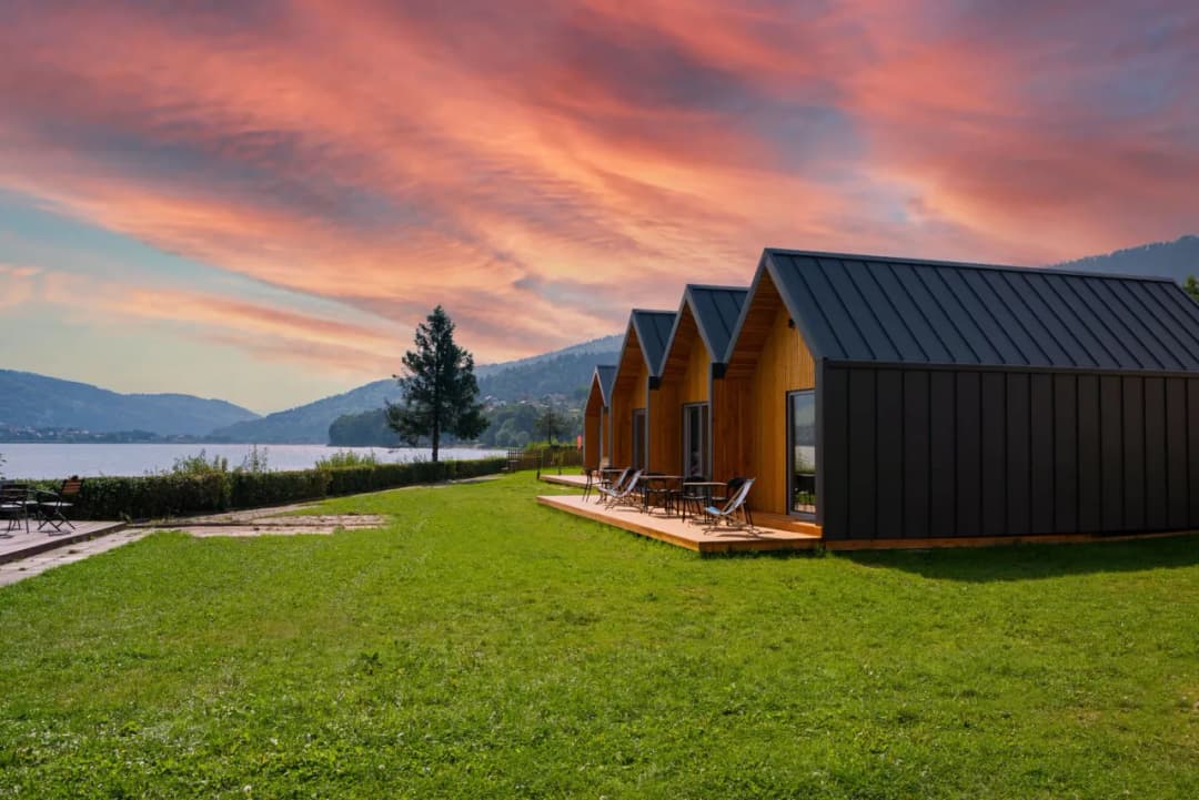 Najlepsze domki letniskowe nad Jeziorem Żywieckim - idealne na wypoczynek