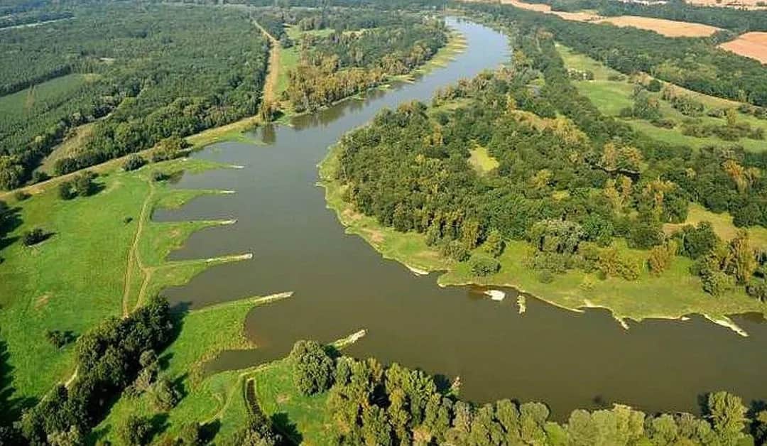 Jaka rzeka przepływa przez Szczecin? Odkryj fascynującą Odrę Jaka rzeka przepływa przez Szczecin? Odkryj fascynującą Odrę