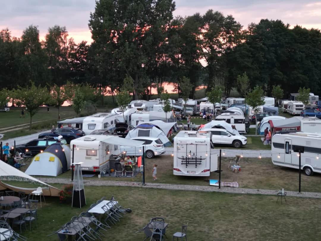 Najlepsze pole namiotowe nad jeziorem Kujawsko Pomorskie dla rodzin